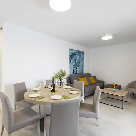 Villa Omura By