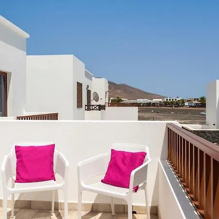 Omura By Villa Playa Blanca (Lanzarote)